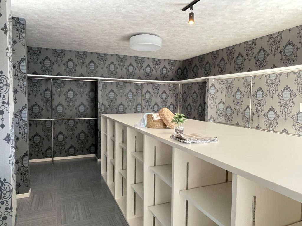 松本市内田中古一戸建ての多目的ルーム。奥行きあり広々です