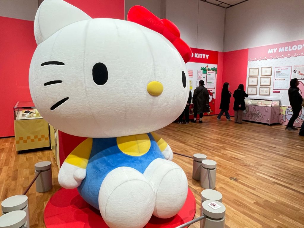 松本市美術館サンリオ展のキティちゃん